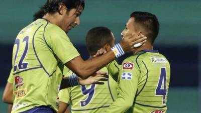 Finalmente, el partido terminó 6-0 a favor de los salvadoreños y Abreu marcó el primero de los goles.