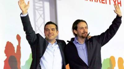 Pablo Iglesias (derecha), líder de Podemos, y Alexis Tsipras, líder del partido Syriza y nuevo primer ministro de Grecia.