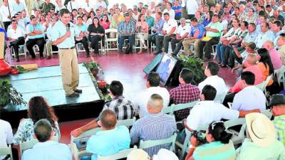 El presidente Juan Orlando Hernández sesionará con sus ministros en el interior.