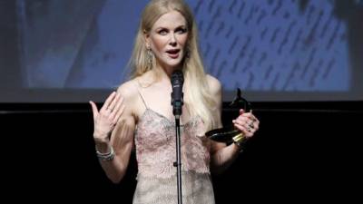 La actriz australiana Nicole Kidman recibe el premio Lifetime Achievement Award, a su trayectoria profesional, durante Festival Internacional de Cine de Los Cabos. Fotos: EFE.