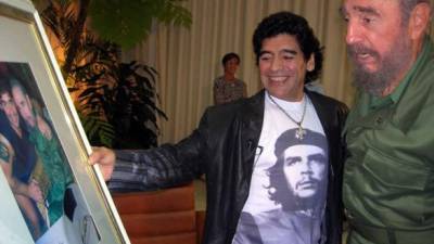 Diego Maradona recibió este cuadro por parte de Fidel Castro en uno de sus cumpleaños.