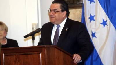 El canciller de Honduras Arturo Corrales.