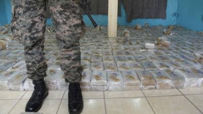 El territorio hondureño es utilizado por narcotraficantes suramericanos que envían cargamentos de cocaína y otras drogas a Estados Unidos en avionetas y embarcaciones rápidas que navegan por el Caribe.