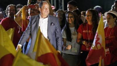 Los costarricenses votaron el domingo por Luis Guillermo Solís con la esperanza de un cambio en el país.