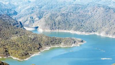 Imagen aérea del embalse de la central hidroeléctrica El Cajón ubicada entre los departamentos de Cortés, Yoro y Comayagua.