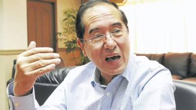 El ministro Rigoberto Chang Castillo culpó al Partido Liberal de los atrasos.