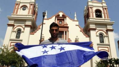 El ariete del Cádiz español, Jonathan Mejía, aspira a grandes cosas con la camisa de la Bicolor.