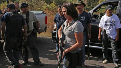 El Gobierno mexicano desplegó en las últimas horas un vasto operativo para recuperar municipios del estado de Michoacán que estaban en poder de grupos de autodefensa, cumpliendo las amenazas que había lanzado en la víspera.