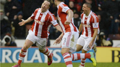 El Stoke City aumentó el mal momento que vive el Manchester United.