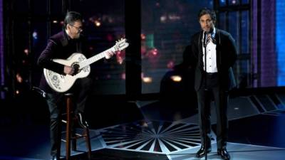 Los mexicanos Gael García Bernal y Natalia Lafourcade cantaron 'Remember Me/Recuérdame', la canción de 'Coco'.