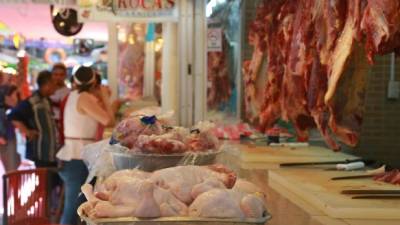 La carne de pollo es uno de los productos que tuvieron una baja la semana pasada. Foto: Franklyn Muñoz.