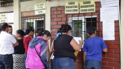 Este viernes las matrículas se desarrollan con normalidad en el José Trinidad Reyes de San Pedro Sula.