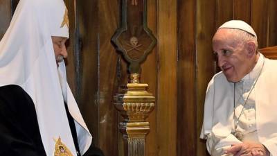 Francisco aterrizó el viernes en La Habana para entrevistarse con el patriarca, en un encuentro histórico. AFP.