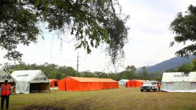 El campo albergue cuenta con las condiciones básicas para la atención.