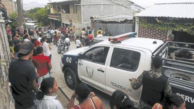 En un taller de motocicletas ubicado en la colonia El Rosario de Tegucigalpa fueron ultimados tres hombres ayer.