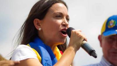 María Corina Machado fue despojada de su cargo por incumplir un artículo de la Constitución de Venezuela, esto según los diputados oficiolistas.