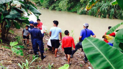 El cuerpo del hombre fue hallado flotando a la altura de la aldea San Juan Viejo.