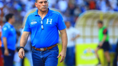 Luis Fernando Suárez elogió el talento de los futbolistas hondureños en un diario de su país.