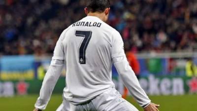 Cristiano Ronaldo percibiría en Francia un sueldo anual de 19,5 millones de euros, o lo que es lo mismo, 335.000 euros a la semana.