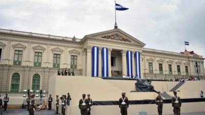 Guardias militares ensayan en preparación para la ceremonia de toma de posesión que tendrá lugar este sábado.