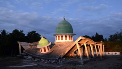 Lombok ha quedado devastada tras el impacto de cinco terremotos en las últimas semanas./AFP.