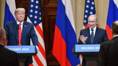 Trump y Putin brindaron una conferencia de prensa conjunta tras su reunión privada en Helsinki./AFP.