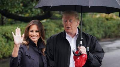 Donald Trump vuelve a ser protagonista de las críticas en redes sociales tras realizar un nuevo desplante frente a las cámaras a su esposa, la primera dama estadounidense, Melania Trump.