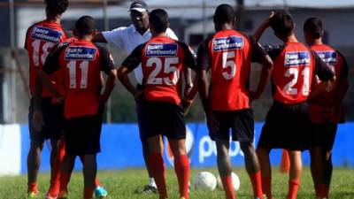 Rául Sambulá adquirió el compromiso de devolverle su lugar al Deportes Savio en la liga de honor del fútbol hondureño.