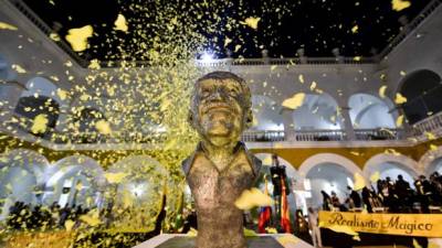 Durante la ceremonia hubo mariposas amarillas, un símbolo del realismo mágico que esgrimía Gabriel García Márquez en sus obras. AFP