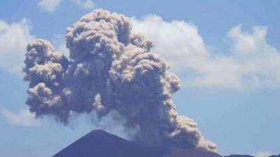 Un grupo de turistas fue sorprendido por una de las explosiones en el volcán Telica. Foto: La Prensa de Nicaragua.