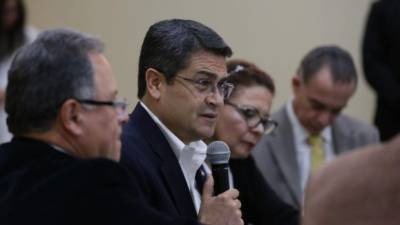 El presidente de Honduras, Juan Orlando Hernández, se ha reunido con varios sectores en el diálogo nacional y están en agenda los políticos.