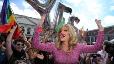 La activista por los derechos de los homosexuales Panti animó la fiesta que los partidarios del Sí organizaron en el castillo de Dublin.