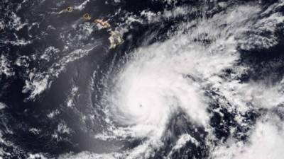 El huracán Lane de categoría 4 se acerca a Hawái con vientos de hasta 215 kilómetros por hora./AFP.