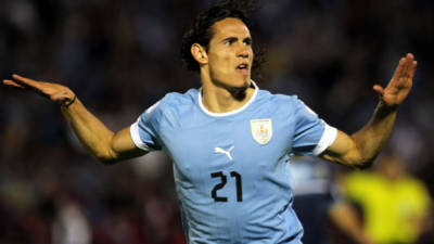 Cavani le dio el triunfo a Uruguay.