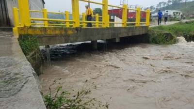 Las lluvias mantienen alto el nivel de los ríos en Copán y Santa Bárbara.