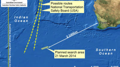 Barcos y aviones de China, Japón y el Reino Unido se sumarán en unas horas a los efectivos de Australia, Nueva Zelanda y Estados Unidos que rastrean el océano Índico en busca de los posibles restos del avión de Malaysia Airlines en el que viajaban 239 personas.