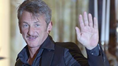 Sean Penn demanda a Lee Daniels por difamación y reclama 10 millones dólares.
