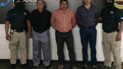 Los tres funcionarios fueron detenidos el lunes por la tarde por agentes de la Agencia Técnica de Investigación Criminal.