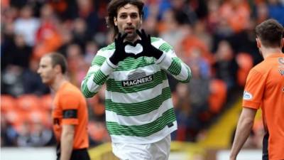 El griego Giorgios Samaras celebrando su gol contra el Dundee United.