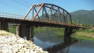 El puente Baracoa fue construido por la Tela Railroad Company en 1950.