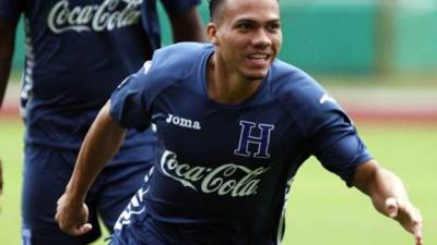 El informe del forense reveló que el cuerpo del futbolista Arnold Peralta tenía 18 orificios de entrada y salida de las balas.