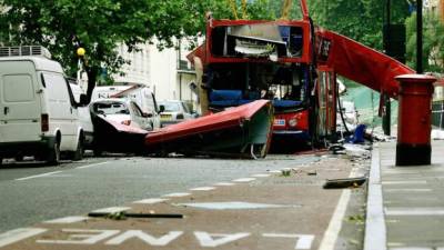 Así quedó el autobús donde se inmoló el último de los cuatro suicidas que sembraron el pánico en Londres el 7 de julio de 2005.