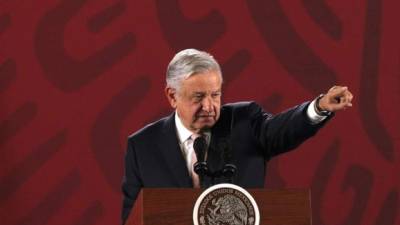 El presidente de México, Andrés Manuel López Obrador, participa este martes en su conferencia de prensa matutina en Palacio Nacional, en Ciudad de México (México). EFE/ Mario Guzmán