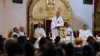 El cardenal ofreció la misa en la Catedral Metropolitana de Tegucigalpa.