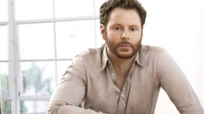 Sean Parker nació en Estados Unidos el 3 de diciembre de 1979. Estudió en la escuela secundaria Chantilly, pero no fue a la universidad.