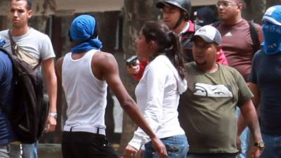 Los estudiantes venezolanos están descontentos con el gobierno de Nicolás Maduro.