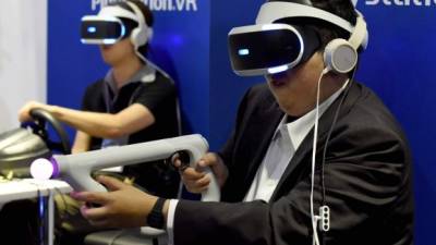 Sony se une a la tendencia hacia la realidad virtual con su nuevo casco PSVR.