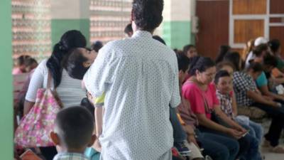 Algunas empresas en San Pedro Sula brindan servicios de terapias de masajes para liberar los niveles de tensión en los empleados para aliviar dolores de espalda. foto: Amílcar Izaguirre