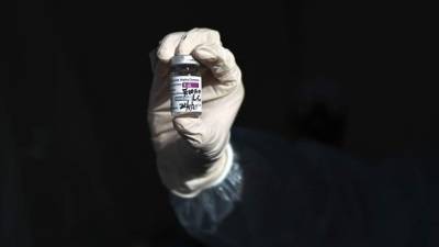 El Reino Unido lanzó una campaña de vacunación masiva con vacunas AstraZeneca, Pfizer/BioNTech y Moderna. FOTO AFP