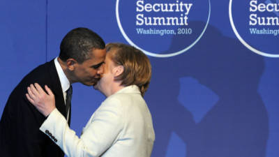 El presidente de Estados Unidos, Barack Obama saluda a la Canciller de Alemania, Angela Merkel. Foto de Archivo.